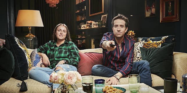 2:45 AM: Celebrity Gogglebox | E4 | 12/22 2025