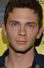 Devon Graye como 