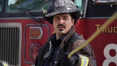 04:00: Chicago Fire (S6 E5) (S6) | Viasat Series | 10/27 2026