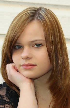 Samantha Pryor as Ashley