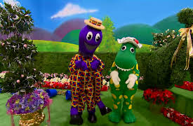 Dorothy the Dinosaur Season 1: Henry Brings Seaweed for Dorothys Garden