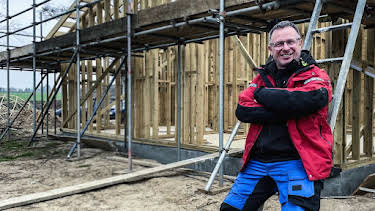 8:00 PM: Build Your Dream Home in the Country (S1 E11) (S1) | Channel 5 | 6/4 2026