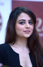 Zoya Afroz som 