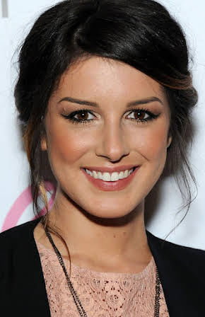 Shenae Grimes-Beech as 