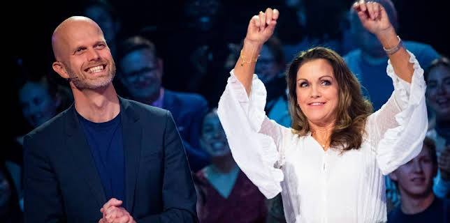 12:00: 10 på topp | NRK 2 | 12/23 2025