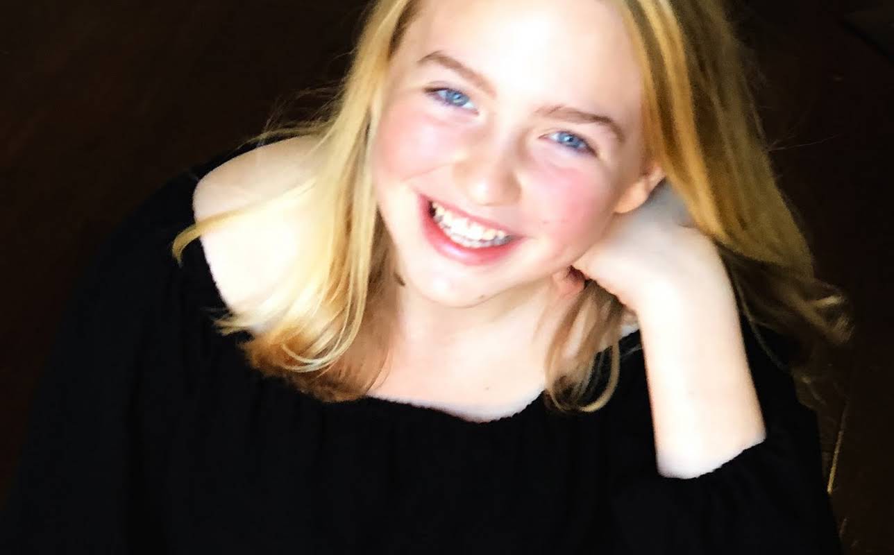 Ava Telek