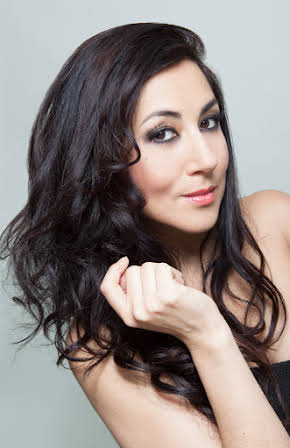 Laura de Ita as 