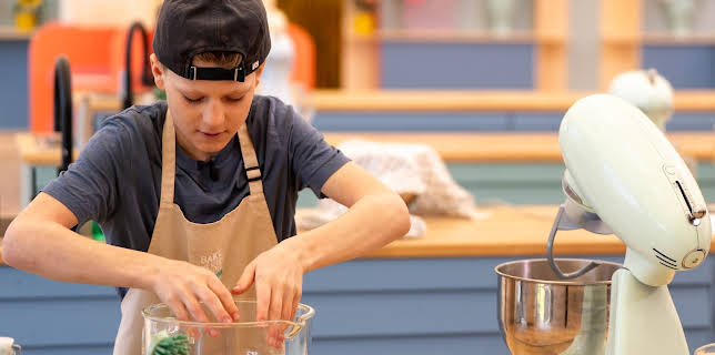 19:00: Bakemesterskapet junior: Is i magen | NRK Super | 1/28 2026