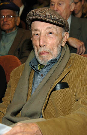 Leonardo Cimino as Elder