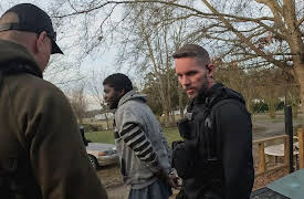 Bail Jumpers, Season 1: Chicken Blood, Turtles and a Runner