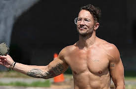 Hillsong: A Megachurch Exposed, Season 1: Welcome Home