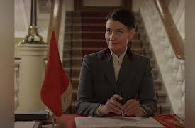 Madame K, Season 1: And Hop!