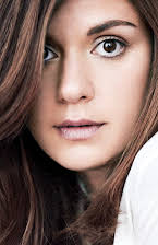 Rachael Kahne som Waitress