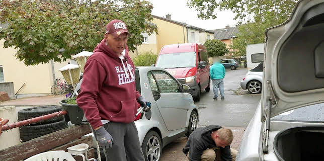 15:00: Hartz und herzlich - Tag für Tag Benz-Baracken | RTL 2 | 2/23 2026