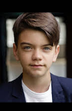 Milo Parker como Roger