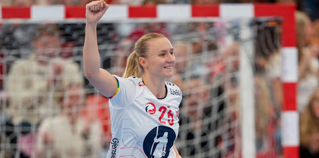 18:10: Posten Cup, kvinner: Norge - Spania | TV 2 | 11/20 2025