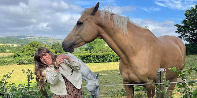 3:00 PM: Escape to the Country (S25) | BBC One | 3/18 2026