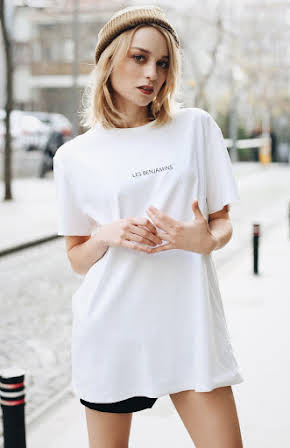 Nilperi Şahinkaya as 