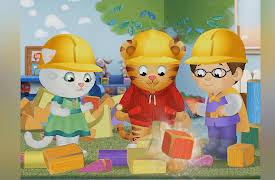 Daniel Tiger's Neighborhood en Español: Volume 1: El Príncipe Miércoles Encuentra la Forma de Jugar/Día al Revés