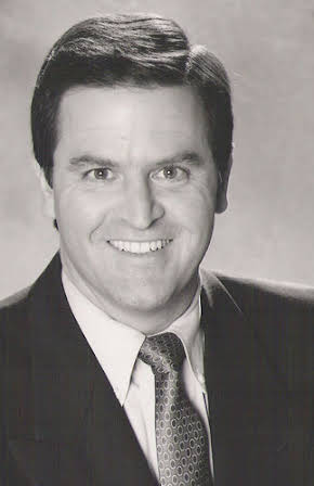 Richard Saxton as CNN Reporter