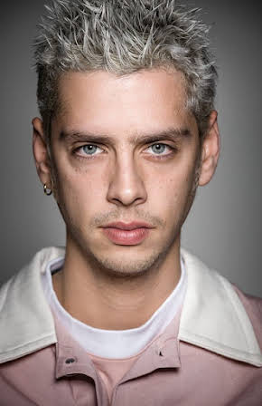Eduardo Casanova as 