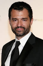 Greg Yaitanes som Director