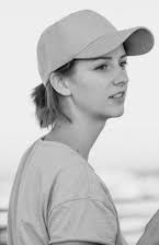 Lily Darragh Harty som 