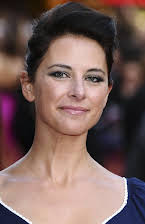 Belinda Stewart-Wilson som 