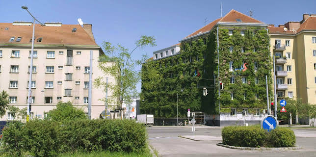 20:16: Wolkenbruch und Hitzestau - Die Stadt im Klimastress | 3SAT | 11/12 2025