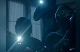 To Catch a Thief Season 1: Friends will be friends