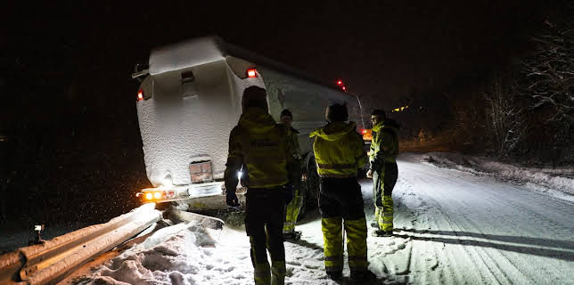 11:00 PM: Ice Road Rescue | Nat Geo Wild | 1/9 2026
