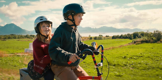 18:10: Rabalder: Kaspers bursdag | NRK Tegnspraak | 3/15 2026