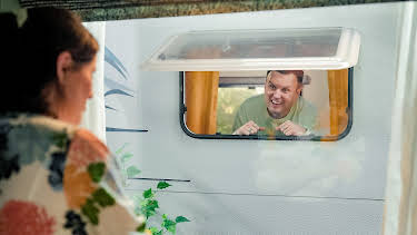 19:05: Familien Lykke: Kraftige rumpespark | NRK Super | 4/18 2026