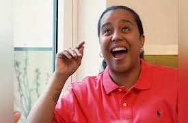 La La's Full Court Life: The Bright Idea