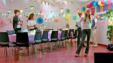 18:25: Klassen: Bursdagskaka | NRK Tegnspraak | 4/17 2026