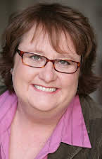 Maile Flanagan som Aardvark Mom