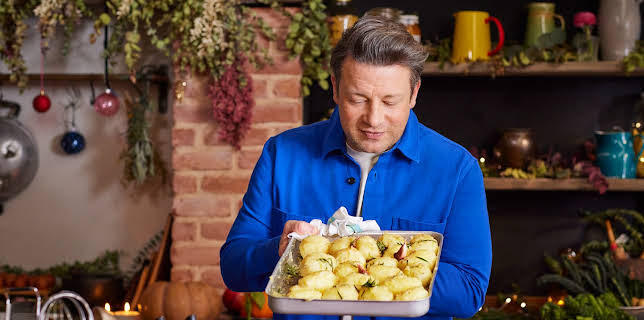 17:20: Jamie's Christmas Shortcuts (S1 E1) (S1) | TV8 | 12/6 2025