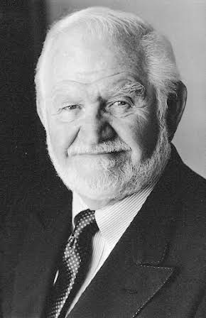 Robert Prosky as Horace Stonehall