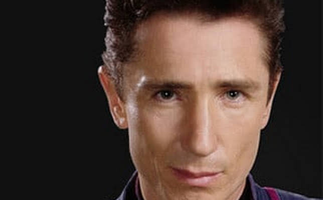 Dominic Keating