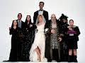 Die Addams Family in verrückter Tradition