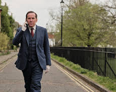 Professor T (S04/E01)