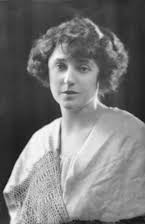 Auriol Lee como Isobel Sedbusk