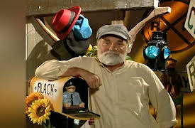 Weird Homes: Retired, Still Working