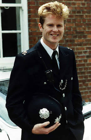 Mark Haddigan as Alan
