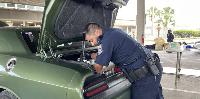 04:10: Grensevakten: USA - Mexico (S4 E10) (S4) | MAX | 12/8 2025