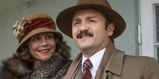 17:00: Seaside Hotel (S02/E07) | One | 3/1 2026