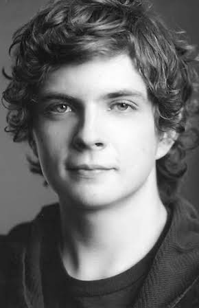 Erik Knudsen as 