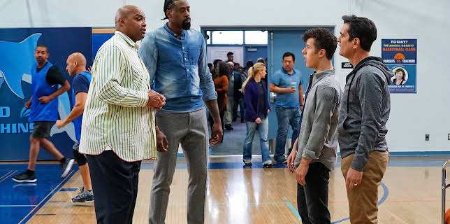 4:00 PM: Modern Family | E4 | 1/27 2026