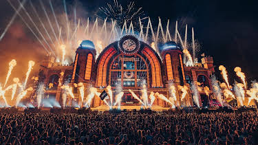 20:15: Parookaville - Das größte Festival in NRW | WDR Fernsehen | 7/10 2026