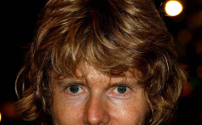 Julian Rhind-Tutt